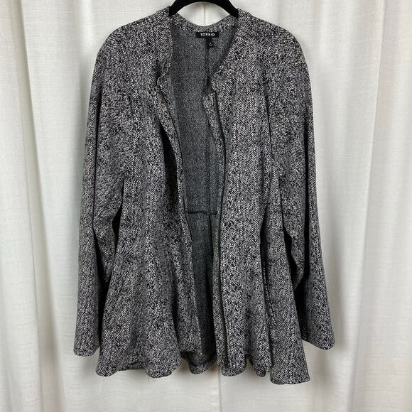 Torrid Black&White Chevron Peplum Jacket Sz.4 - Picture 5 of 16